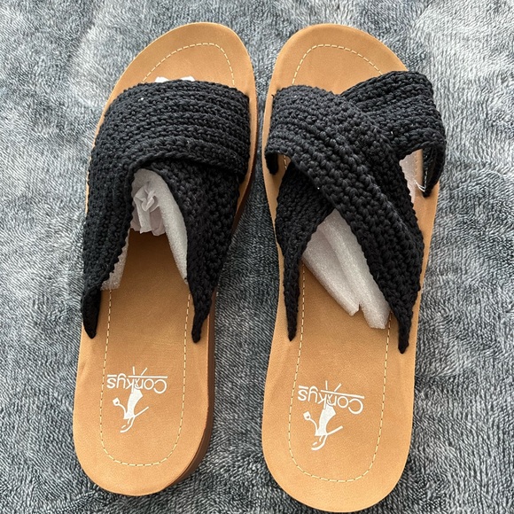 Brand new sandals - Picture 1 of 5